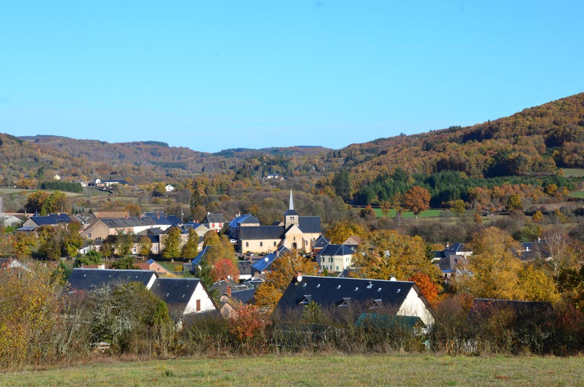 A La Cabane Des Bois Dessus Tiny Gite Alligny-en-Morvan Exteriör bild
